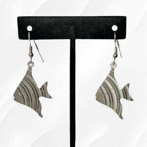 Sealife Tropical Fish Hook Earrings Metal Silver Tone Dangle Drop Earrings